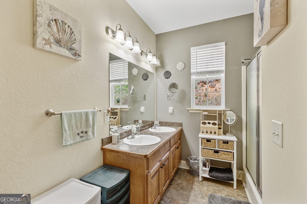 Cullowhee, North Carolina 28723, United States, 3 Bedrooms Bedrooms, ,3 BathroomsBathrooms,Residential,Active,189228