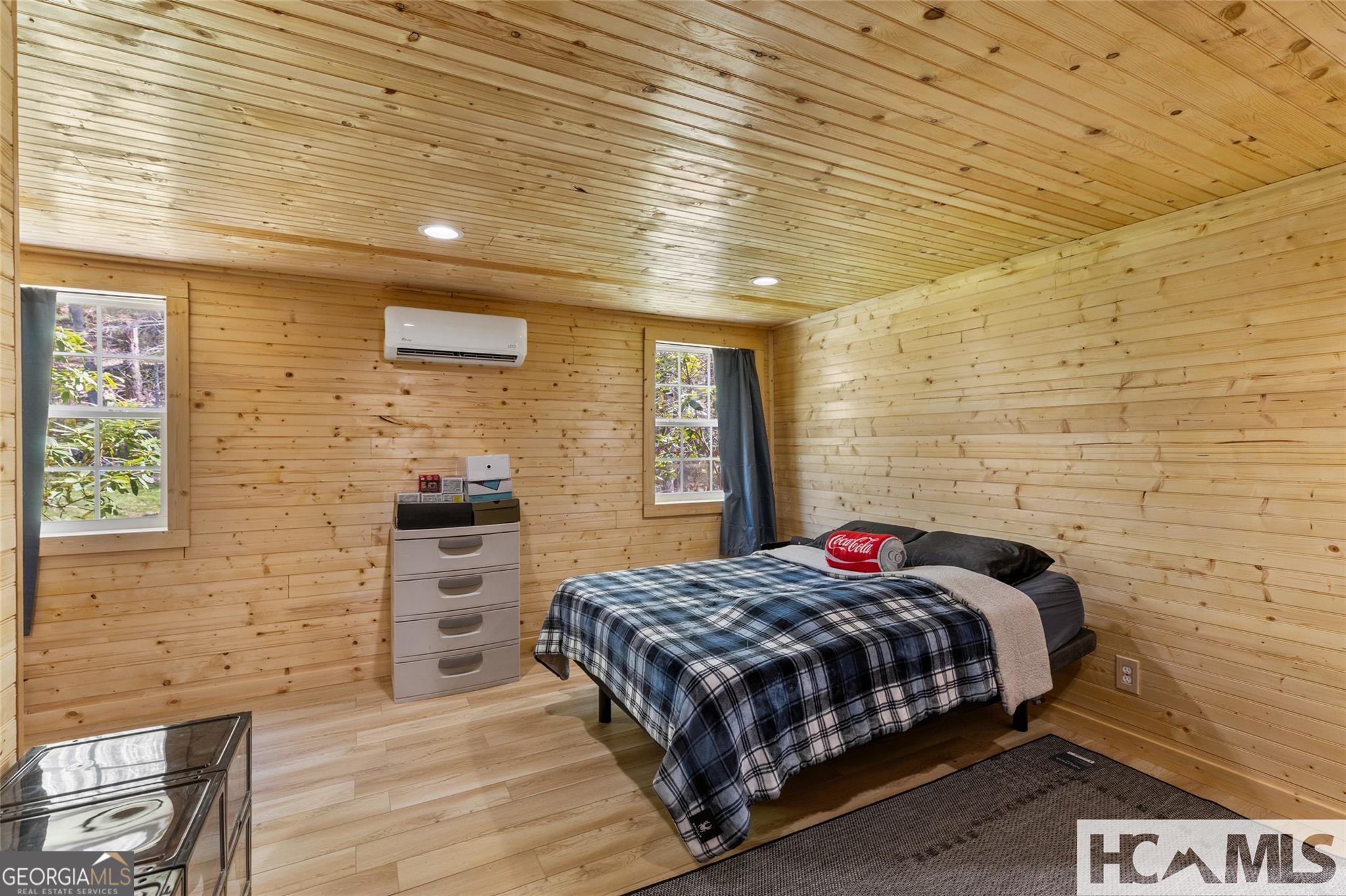 Cullowhee, North Carolina 28723, United States, 3 Bedrooms Bedrooms, ,3 BathroomsBathrooms,Residential,Active,189228