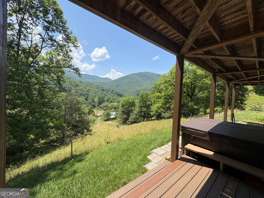 Cullowhee, North Carolina 28723, United States, 3 Bedrooms Bedrooms, ,3 BathroomsBathrooms,Residential,Active,189228