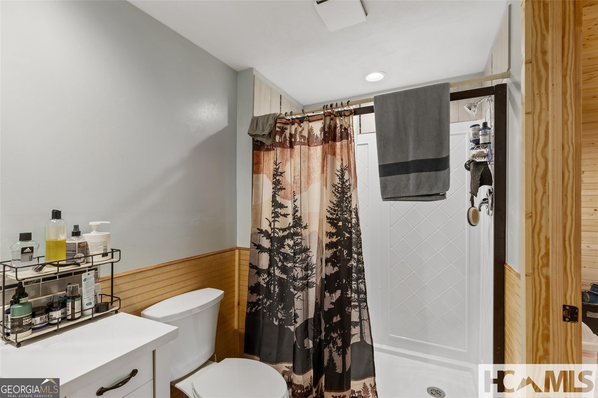 Cullowhee, North Carolina 28723, United States, 3 Bedrooms Bedrooms, ,3 BathroomsBathrooms,Residential,Active,189228