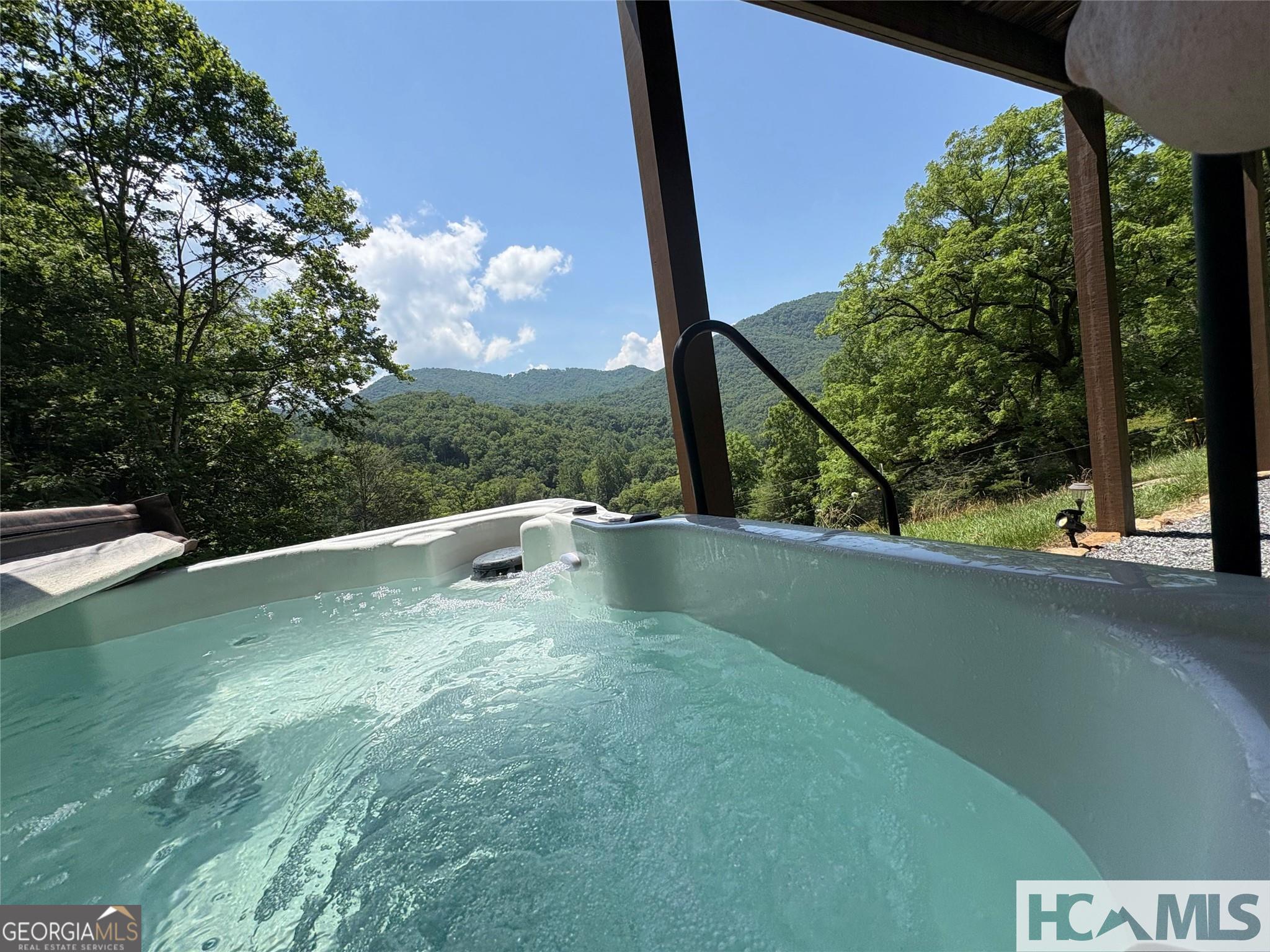 Cullowhee, North Carolina 28723, United States, 3 Bedrooms Bedrooms, ,3 BathroomsBathrooms,Residential,Active,189228