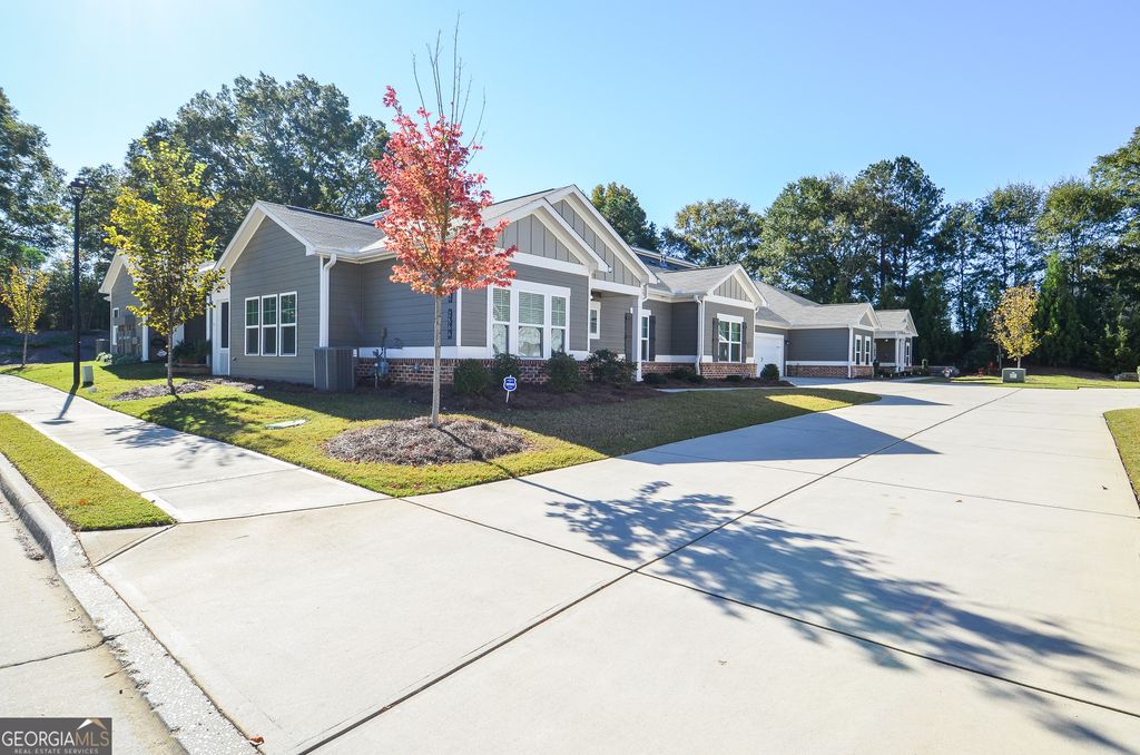 Photo of 2562 Rathburn Circle, Loganville, GA 30052 (MLS # 10723078)