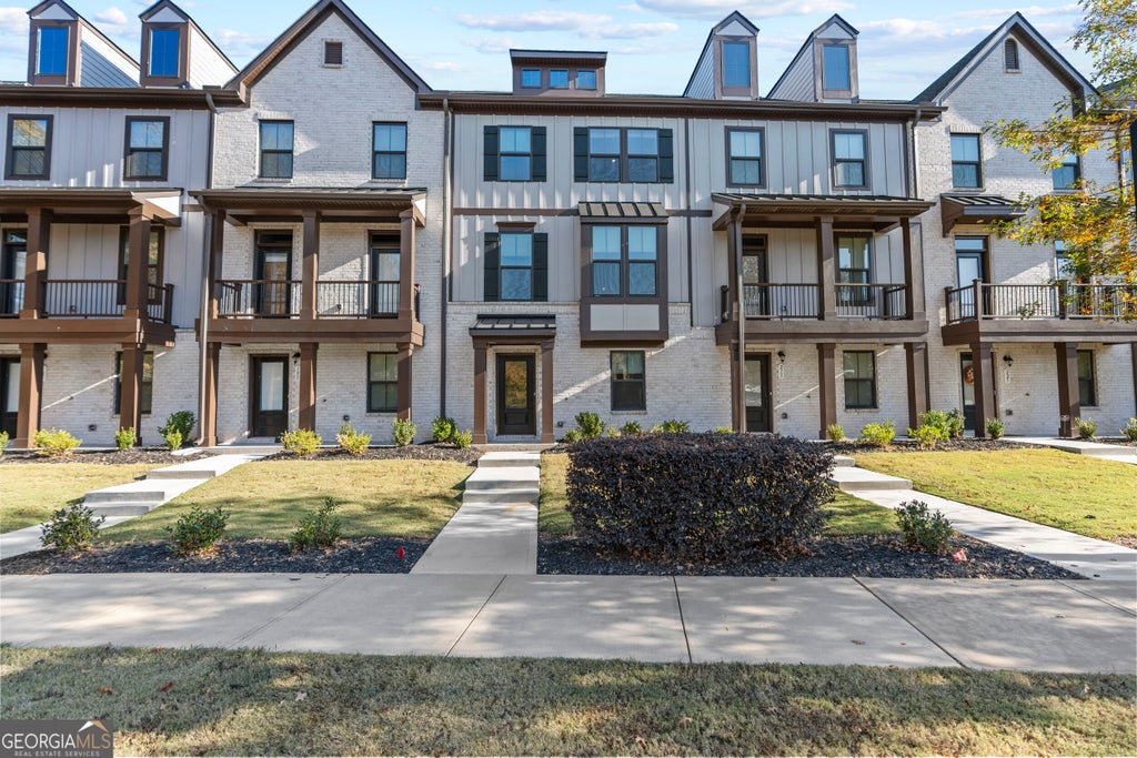 Photo of 205 Climbing Ivy Circle, Fayetteville, GA 30214 (MLS # 10836001)
