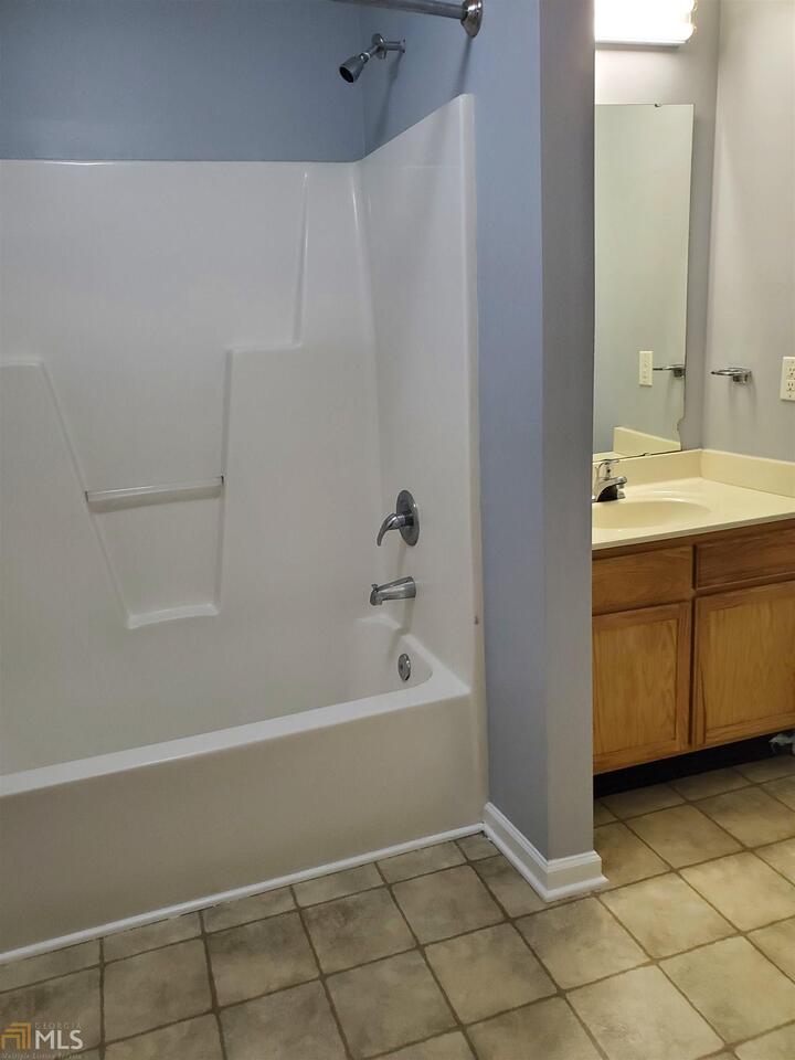 The Hawks Nest - Residential Lease