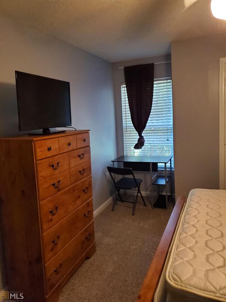 The Hawks Nest - Residential Lease