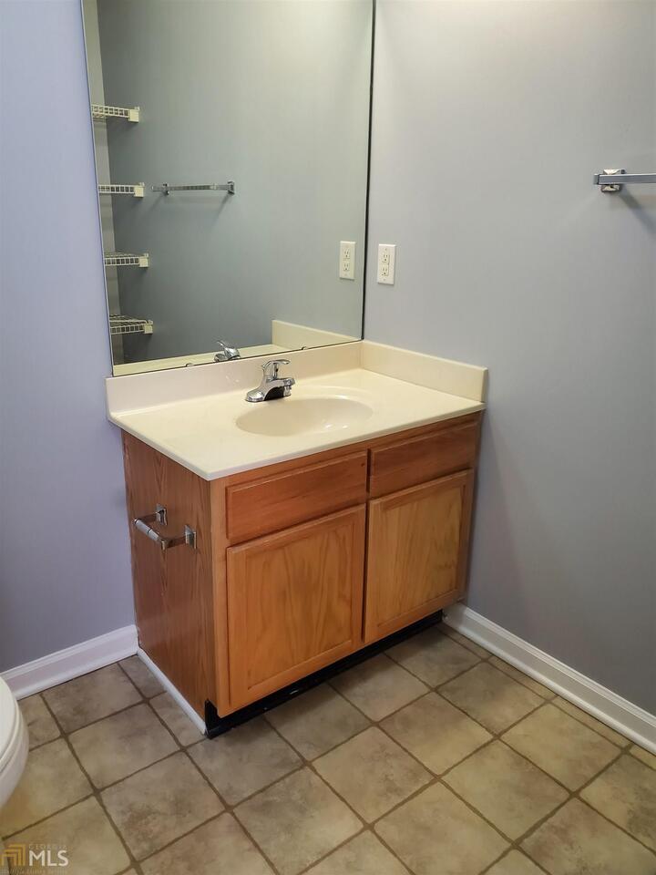 The Hawks Nest - Residential Lease