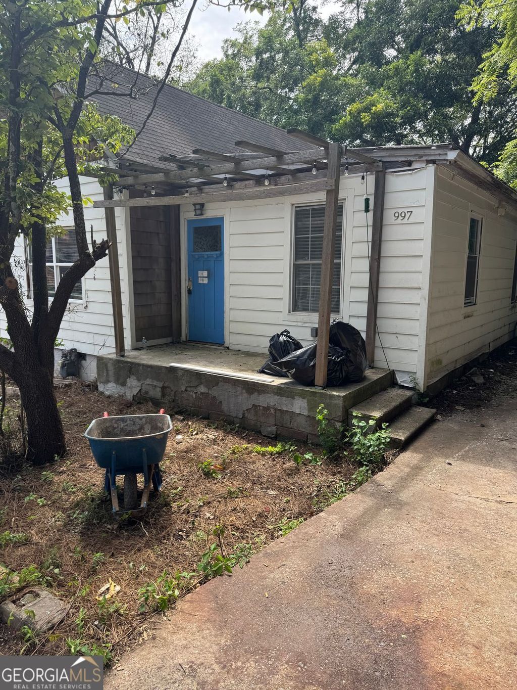 Photo of 997 Ira Street SW, Atlanta, GA 30310 (MLS # 10668283)