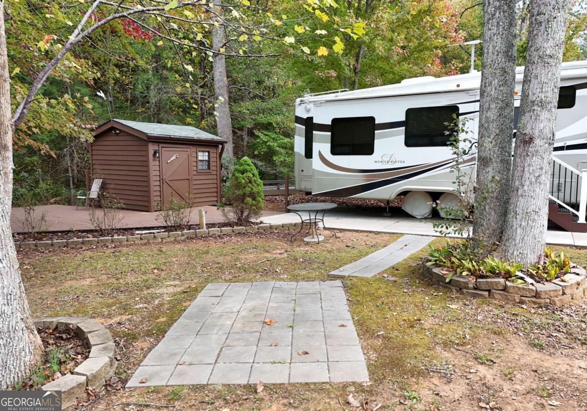 278 Flora LN