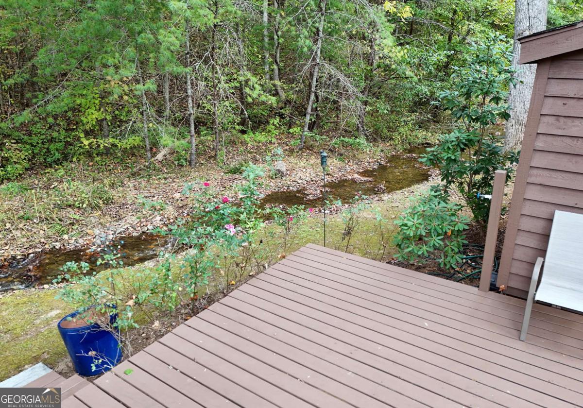 278 Flora LN