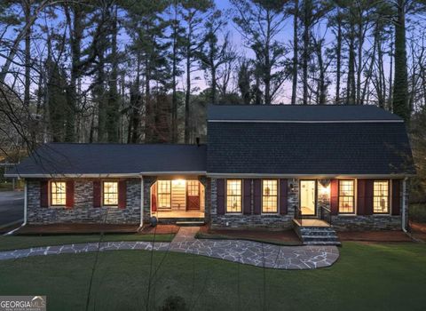 Photo of 2037 Stoneleigh Drive, Stone Mountain, GA 30087 (MLS # 10697633)
