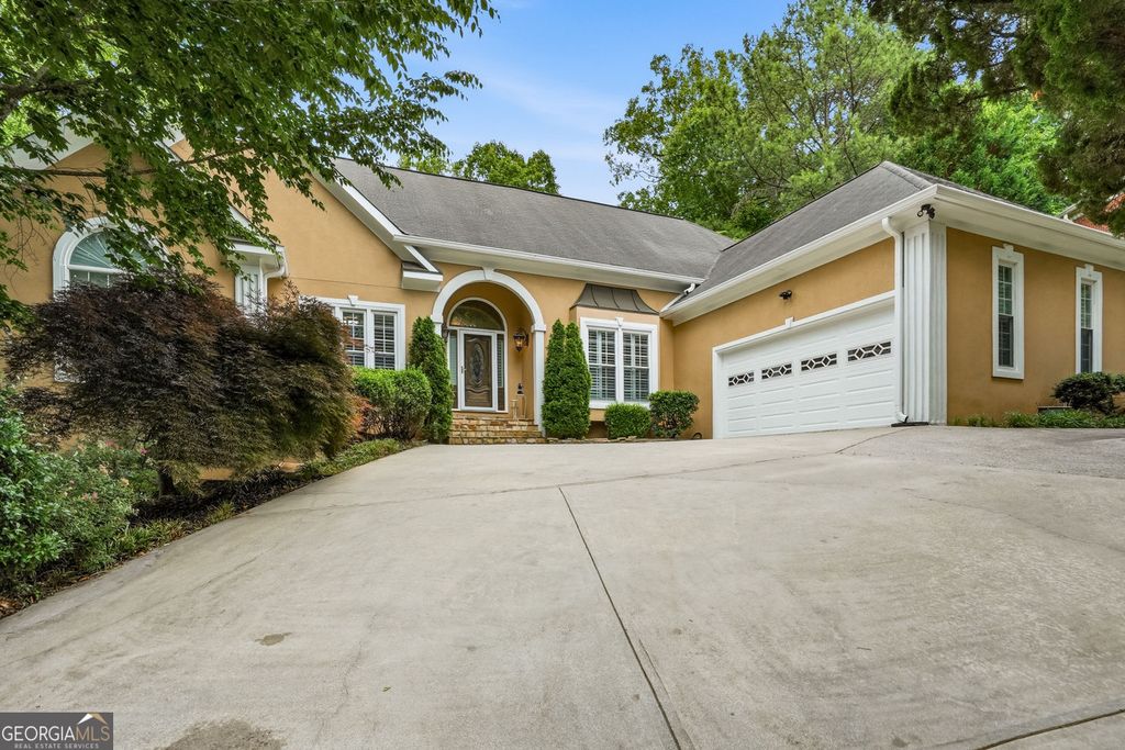 Photo of 1964 Fields Pond Drive, Marietta, GA 30068 (MLS # 10770740)