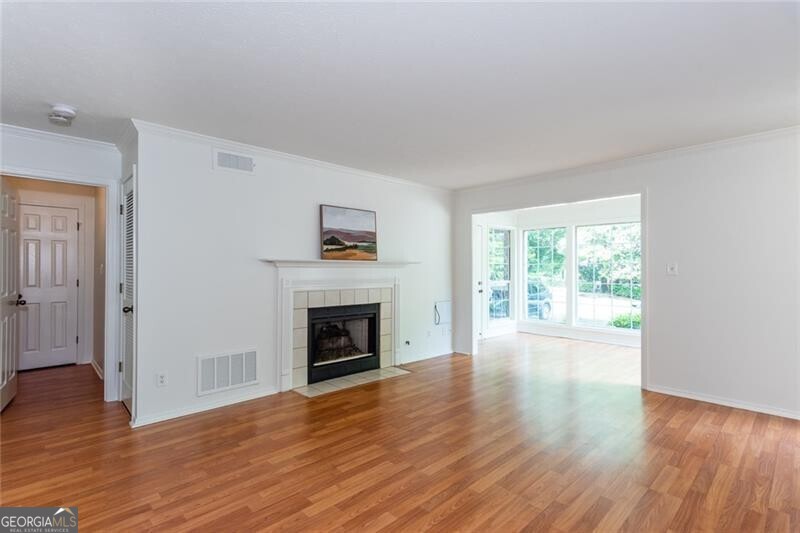 307 BERKELEY WOODS DR