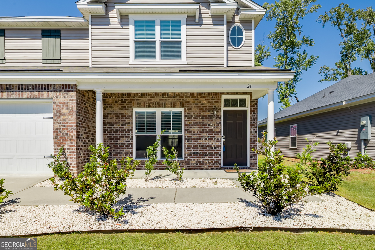 24 Swallow Tail CIR