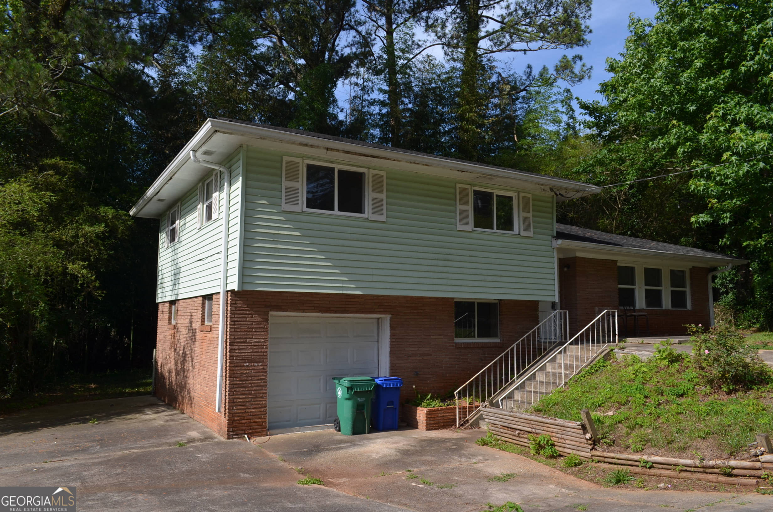 2939 Flat Shoals RD