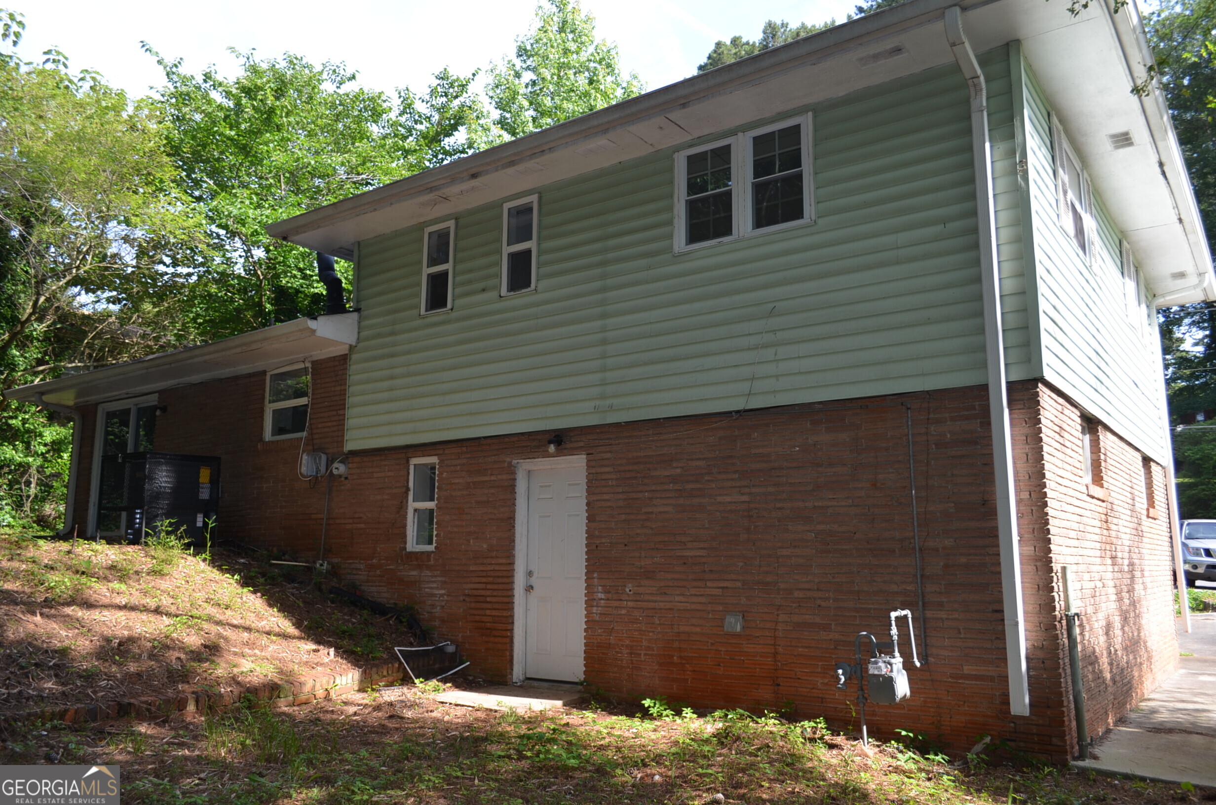 2939 Flat Shoals RD