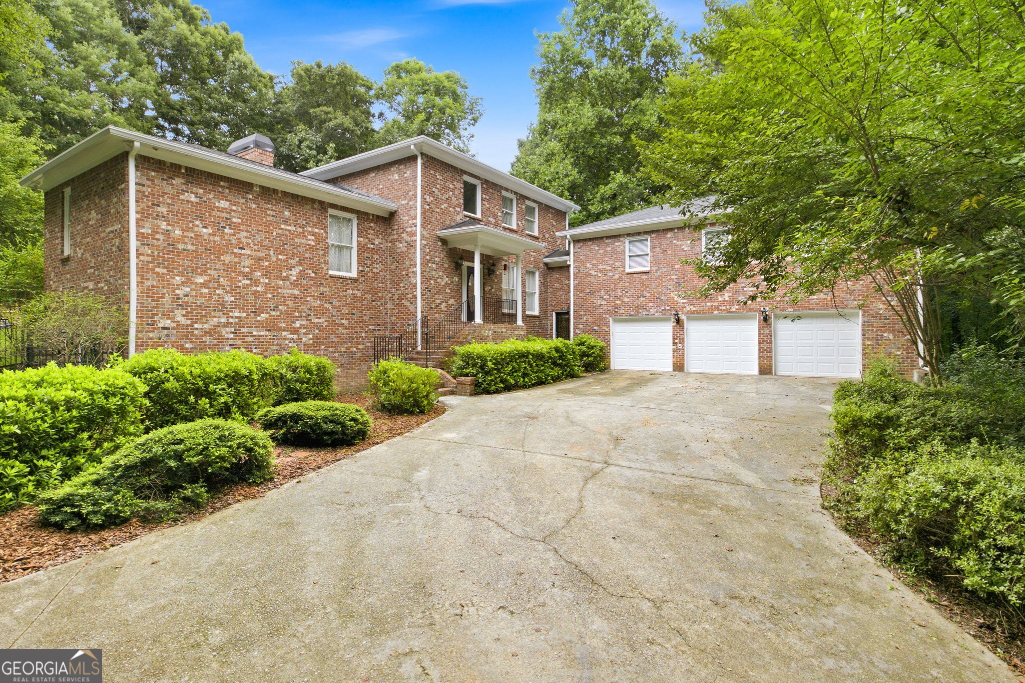 661 Wellington DR