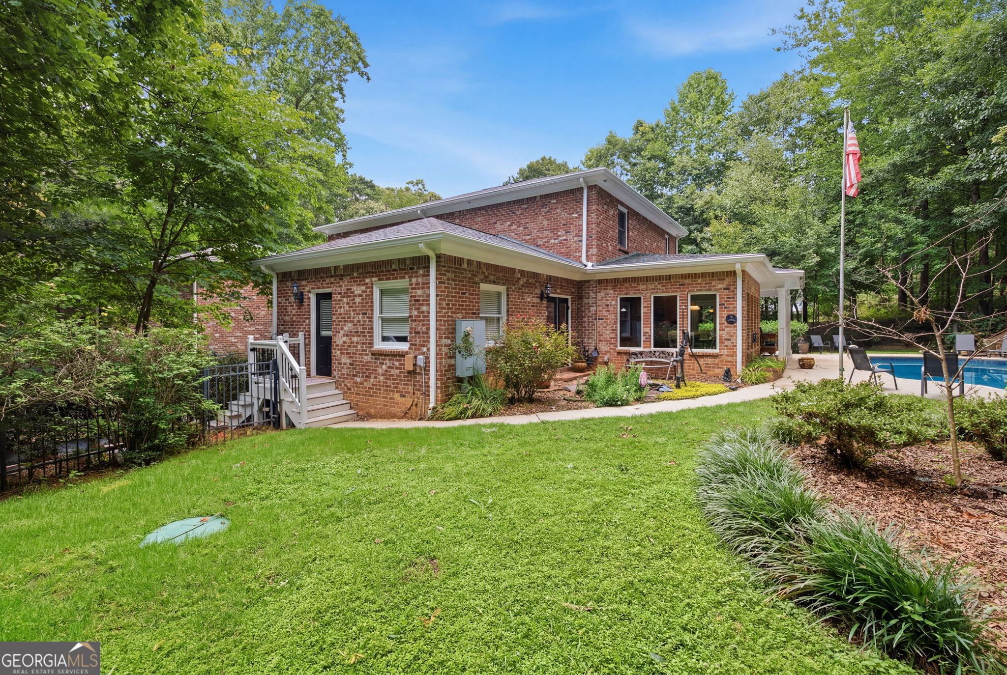 661 Wellington DR