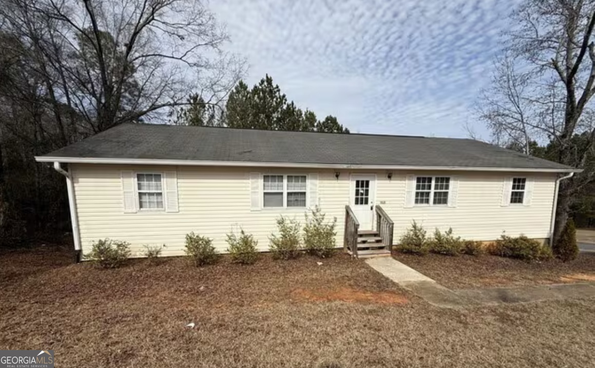 This apartment will be available July 1, 2025. Please contact property manager at 229-340-9704 for a viewing of this one. We run a credit, criminal and eviction report on all applications. NO PETS at this property.