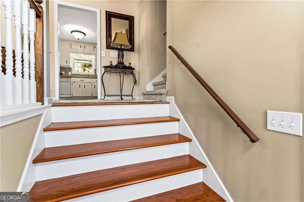 13 Greystone LN NW
