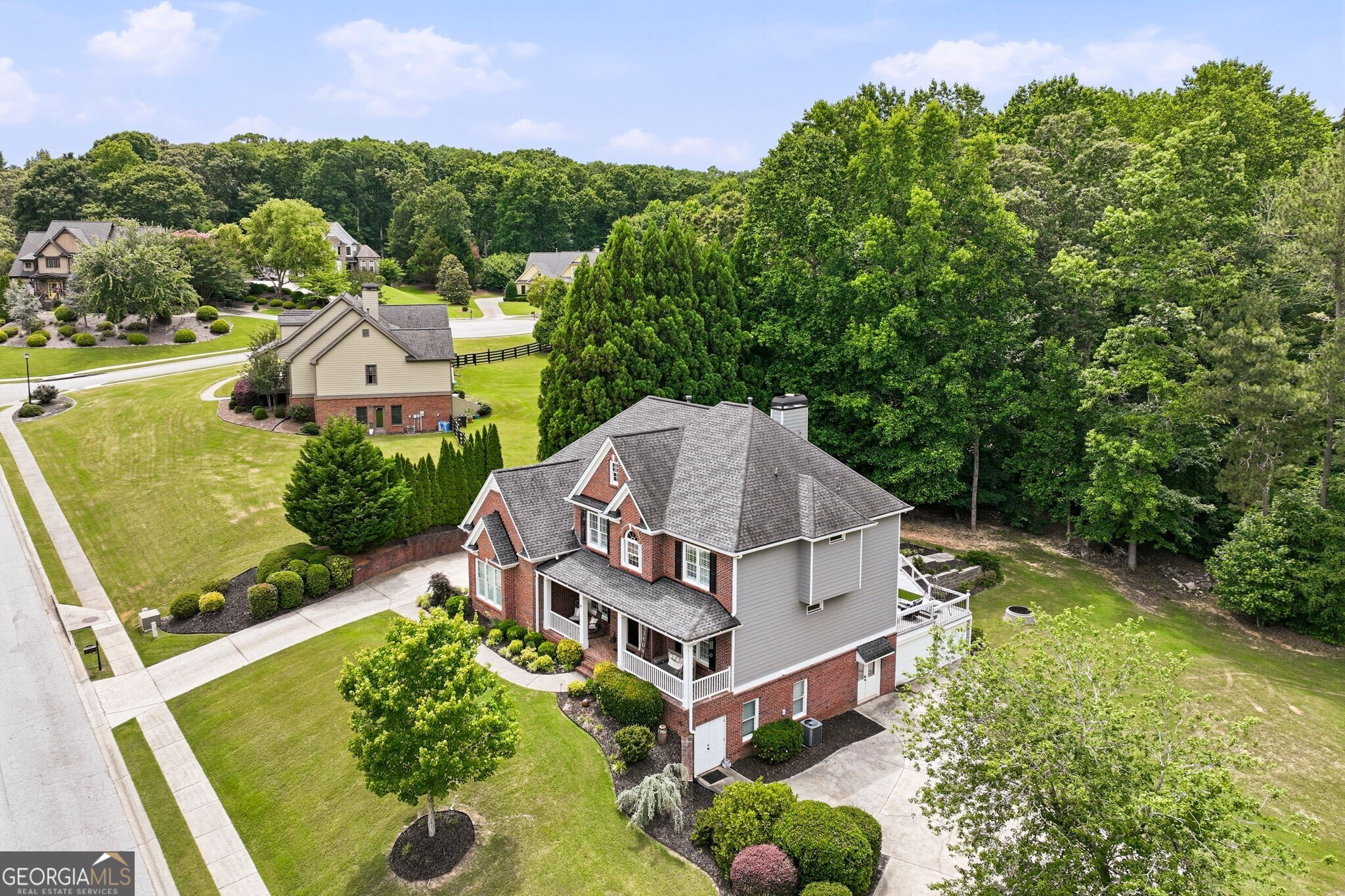 411 Hunting Hills DR