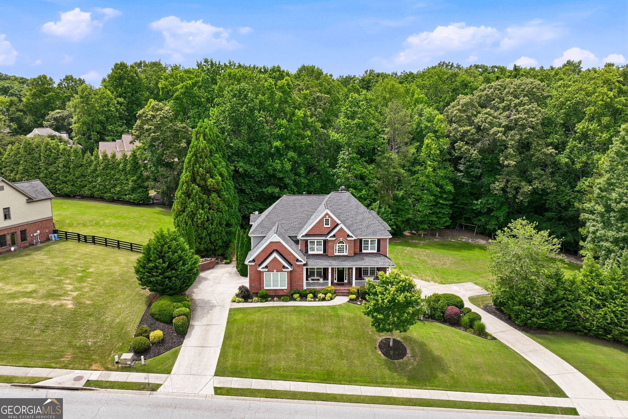 411 Hunting Hills DR