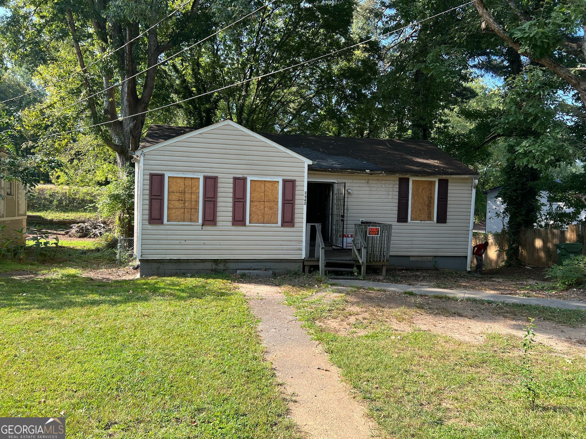 Opportunity Knocks in this highly sought after community! This property is a full rehab project with endless potential-perfect for investors looking to fix and flip or renovate and hold for long tern rental. This address offers incredible upside in value once completed. Do not let this one pass you by!