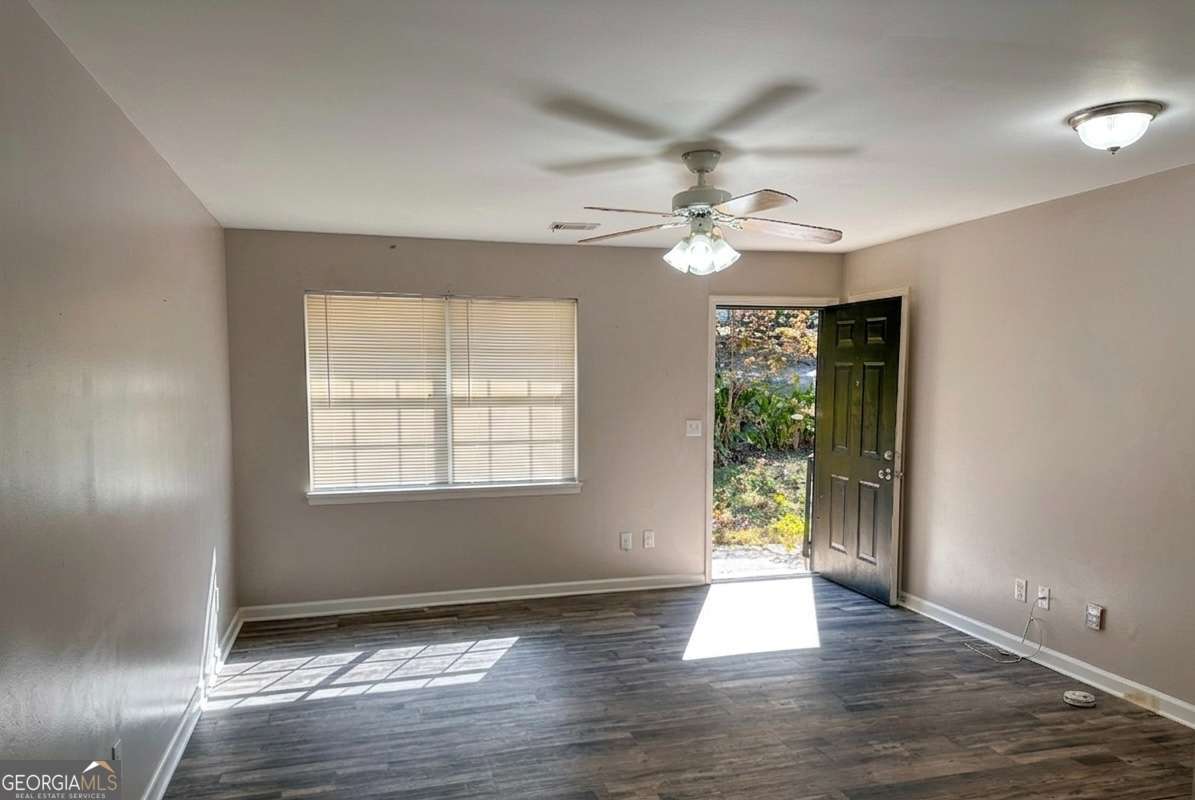 4542 Candlestick LN