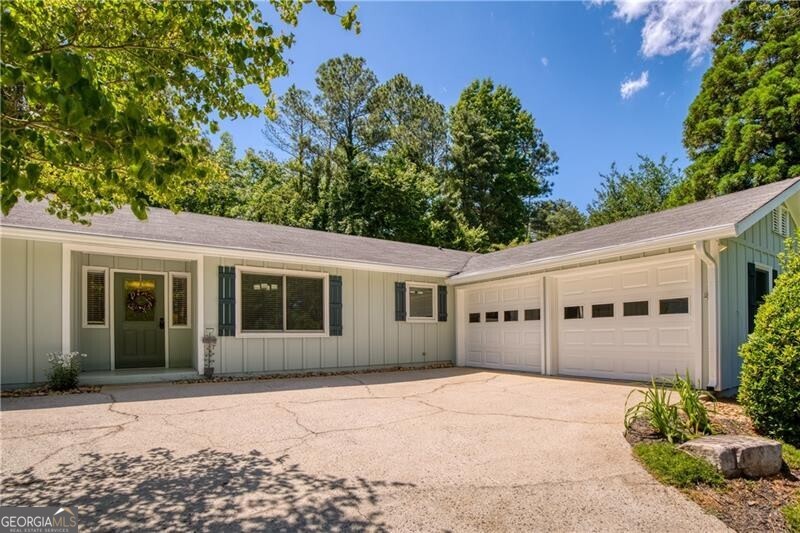 340 Monivea LN