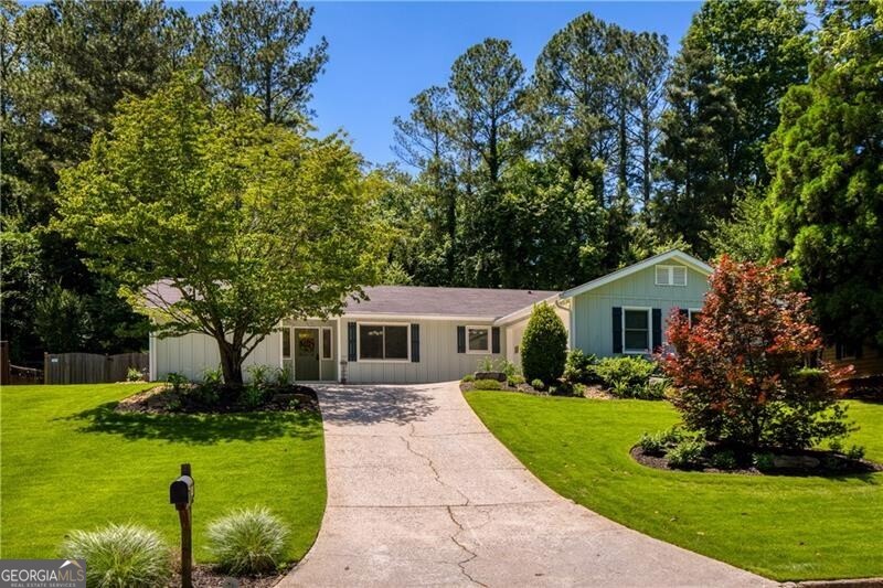 340 Monivea LN