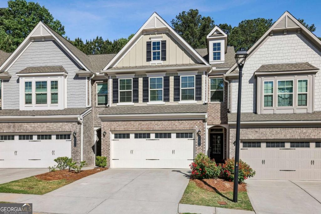 Photo of 1930 Lanier Harbor Point, Buford, GA 30518 (MLS # 10741033)