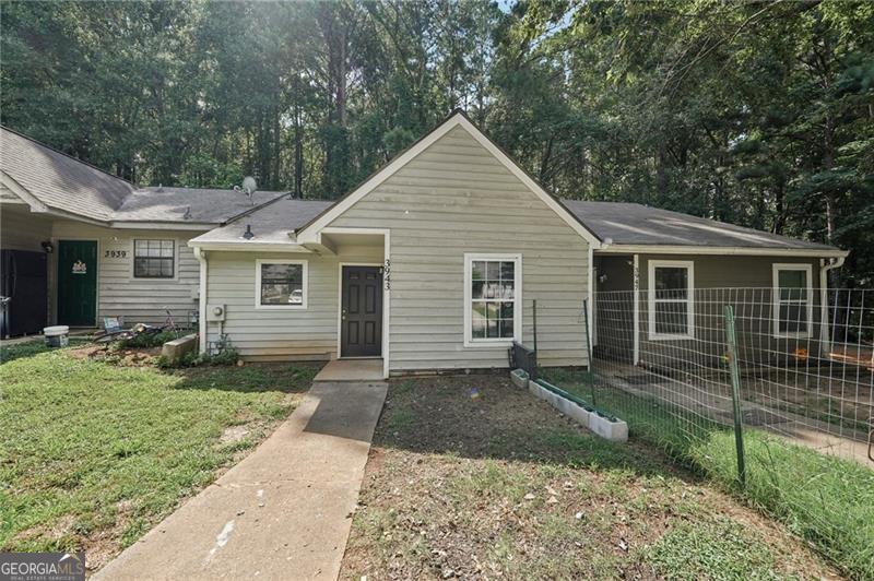 Charming Townhome in Historic Acworth - No HOA or Rental Restrictions! Welcome to this beautifully updated 2-bedroom, 1.5-bath townhome located in historic Acworth! Just minutes from Lake Allatoona, Lake Acworth, shopping, dining, and I-75. Step inside to discover brand-new LVP flooring and a stylish kitchen featuring Calacatta quartz countertops, new cabinetry, and all stainless steel appliances. Recent upgrades include new attic insulation for energy efficiency and gutter guards for low-maintenance living. Enjoy the freedom of no HOA and no rental restrictions-perfect for homeowners and investors alike! Don't miss this opportunity!