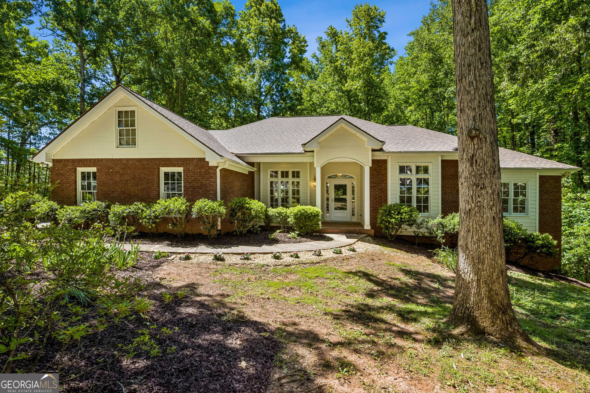 1072 Regency Park DR