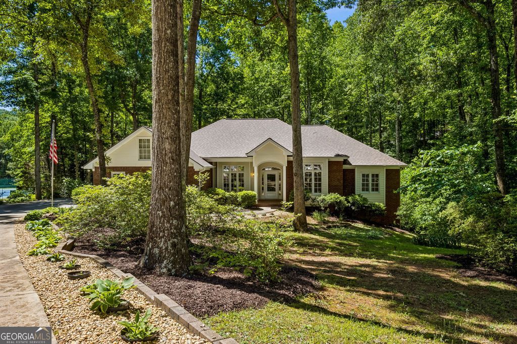 Photo of 1072 Regency Park Drive, Braselton, GA 30517 (MLS # 10765906)