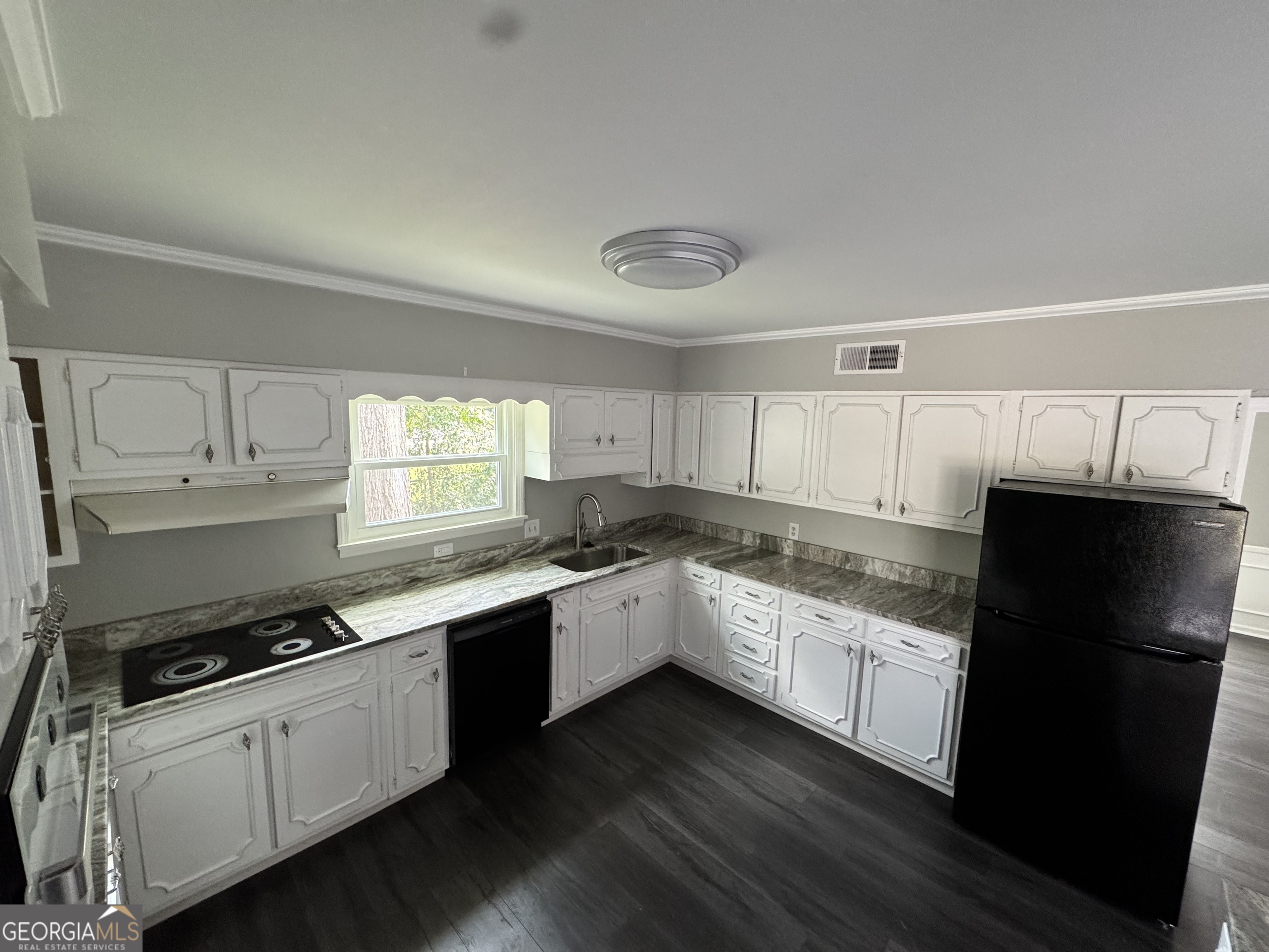 402 Westview DR