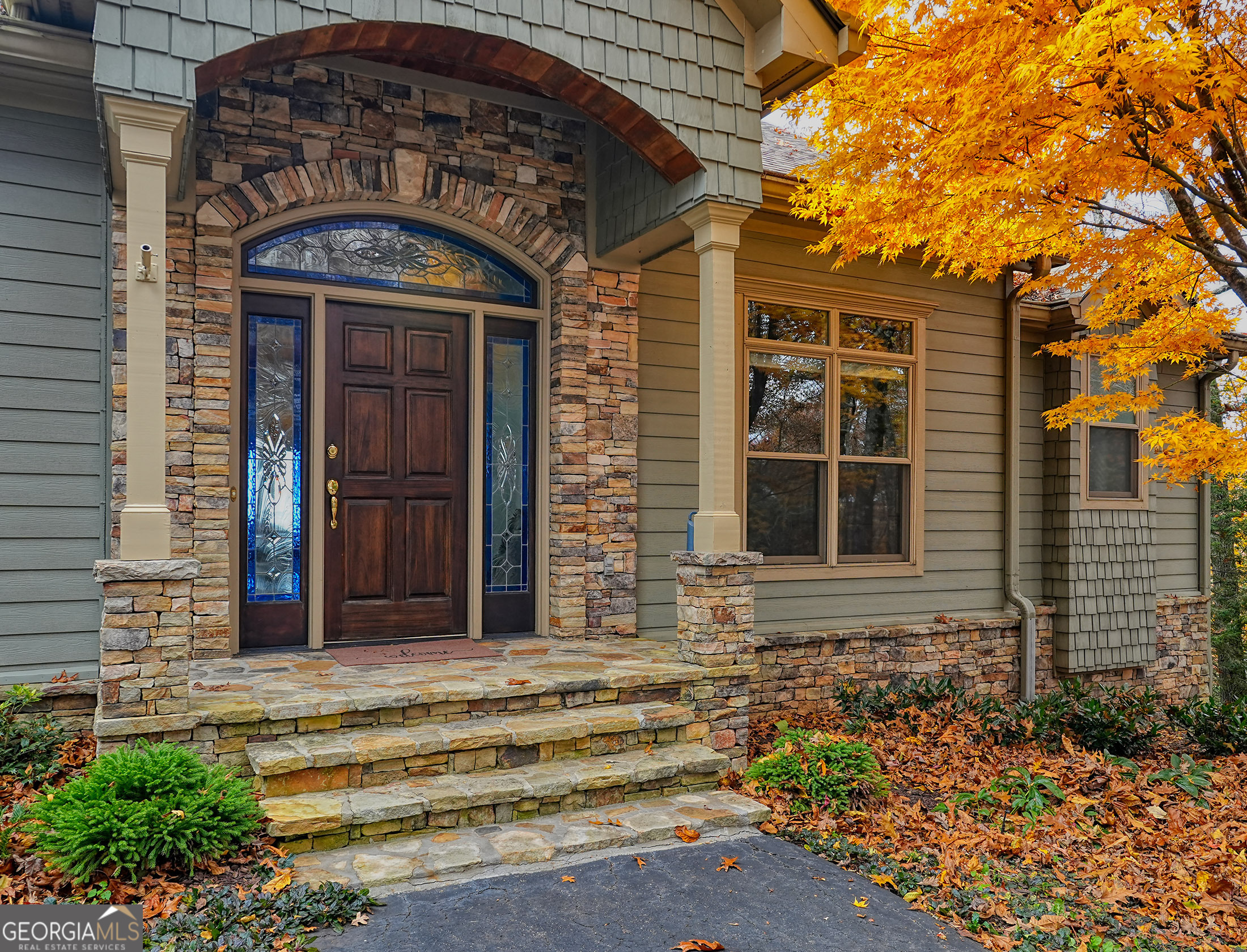 132 Sanderlin Mountain DR S