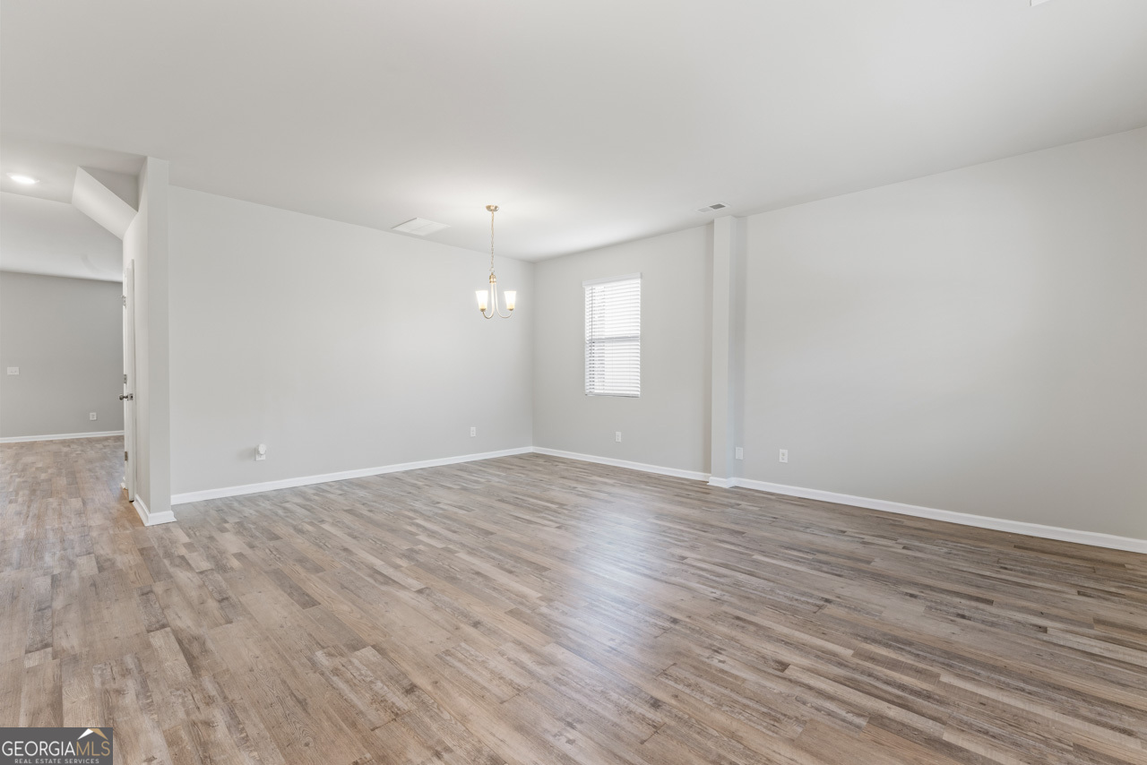 8069 Louis DR