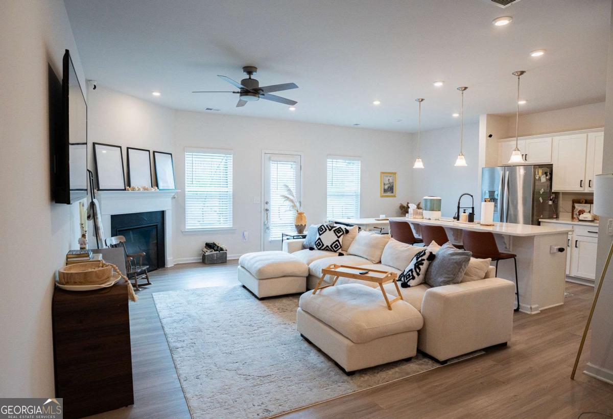 22 Felton WALK SE