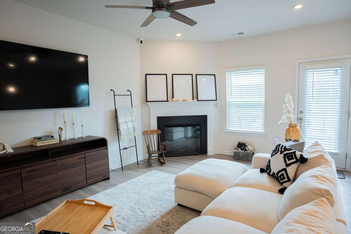 22 Felton WALK SE