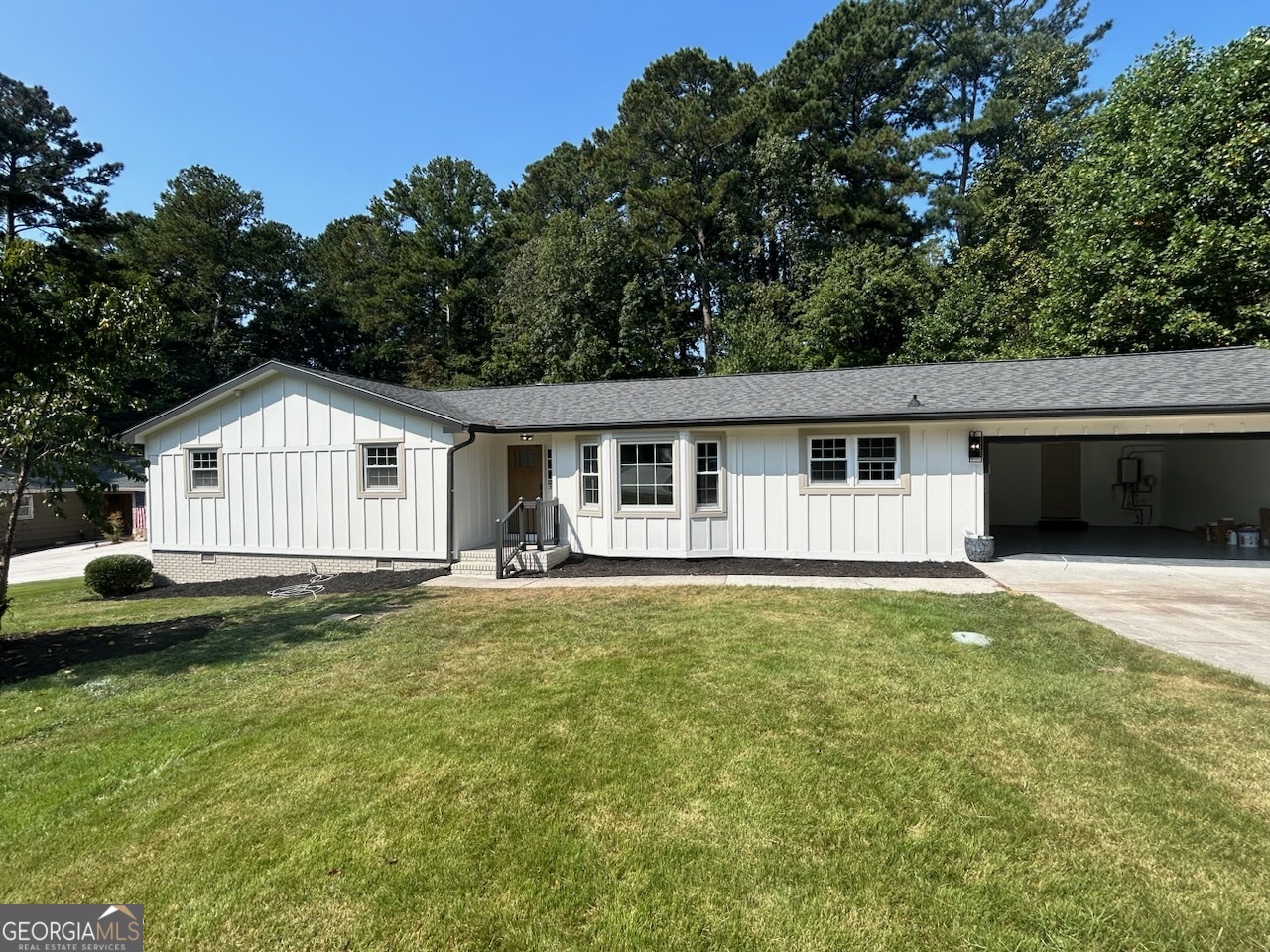 Beautifully updated 3-bedroom, 2-bath ranch in the highly sought-after Coldridge Forest subdivision! Perfectly located just minutes from vibrant Downtown Alpharetta, this one-level home offers easy living in top-rated school districts. Features include a private home office, fireside family room, whole-home generator, great sized bedrooms and a 2-car garage. Deck and screened porch overlook the spacious, fenced backyard providing the perfect retreat for outdoor living. Enjoy peaceful surroundings with convenient access to Alpharetta's dining, shopping, and entertainment!