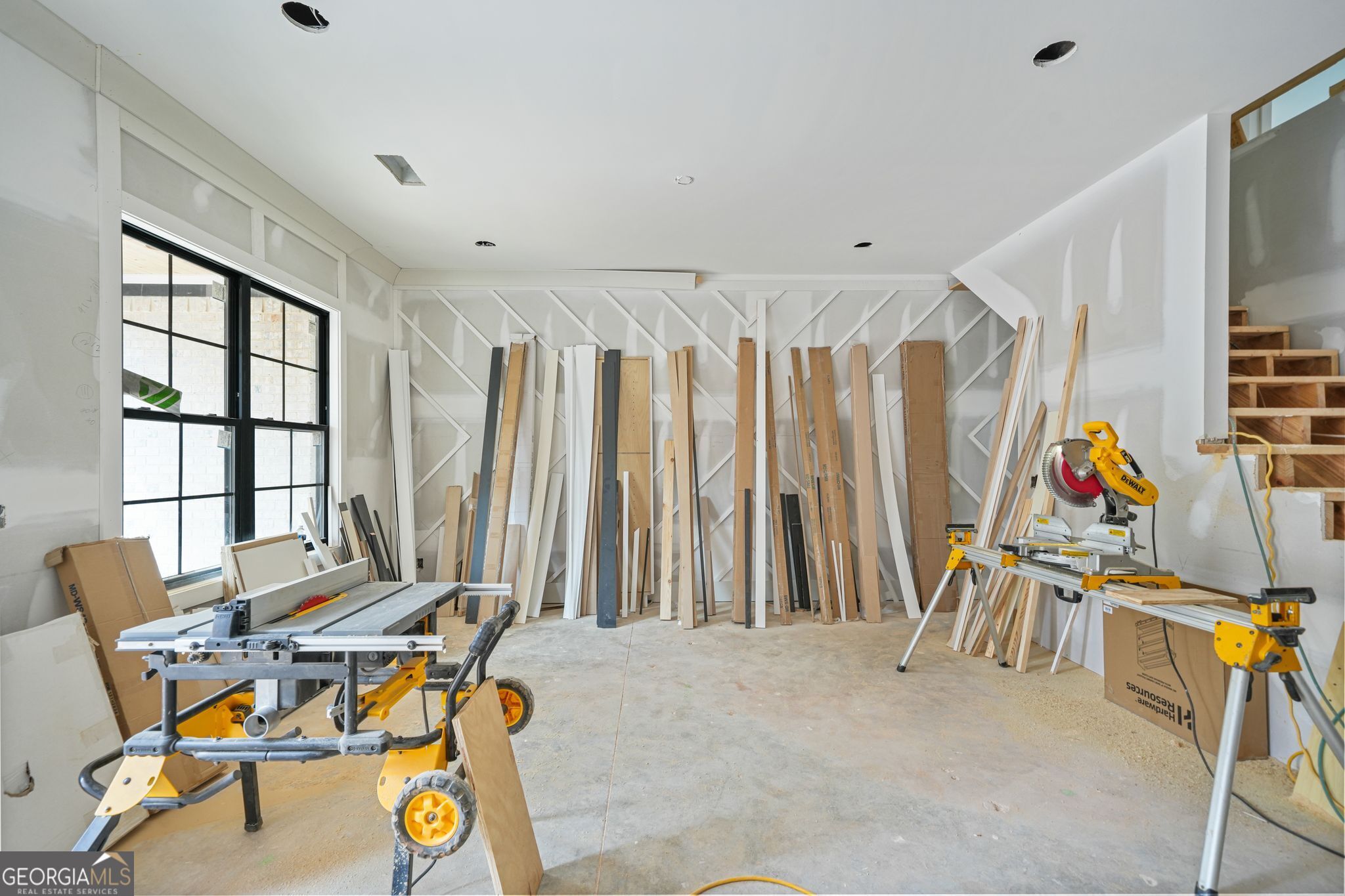 The Manor at Smithtown - Residential