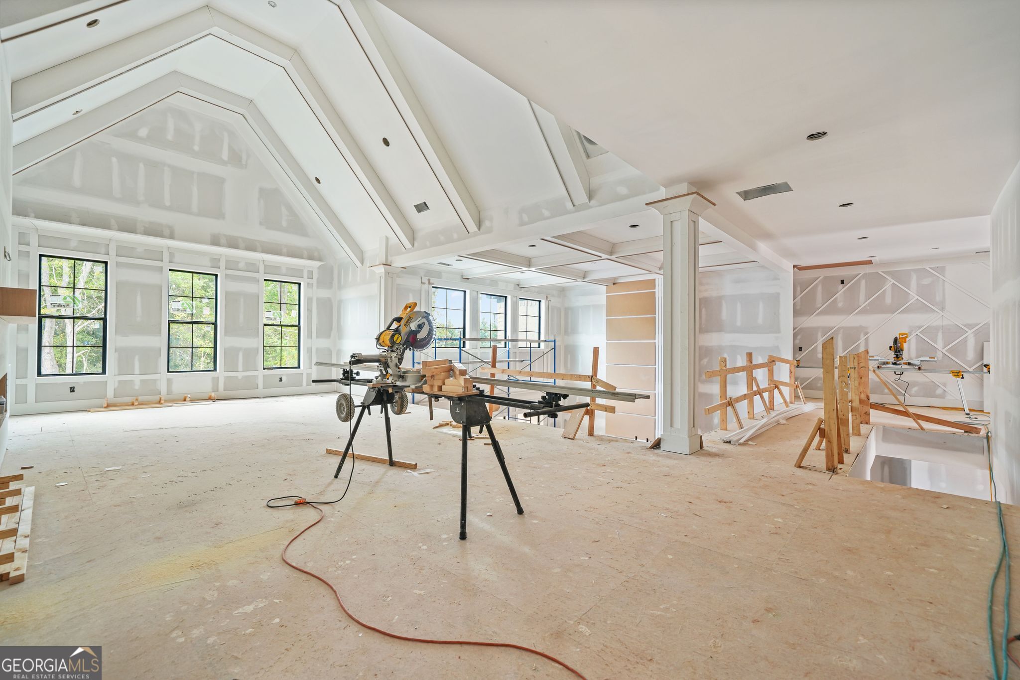 The Manor at Smithtown - Residential