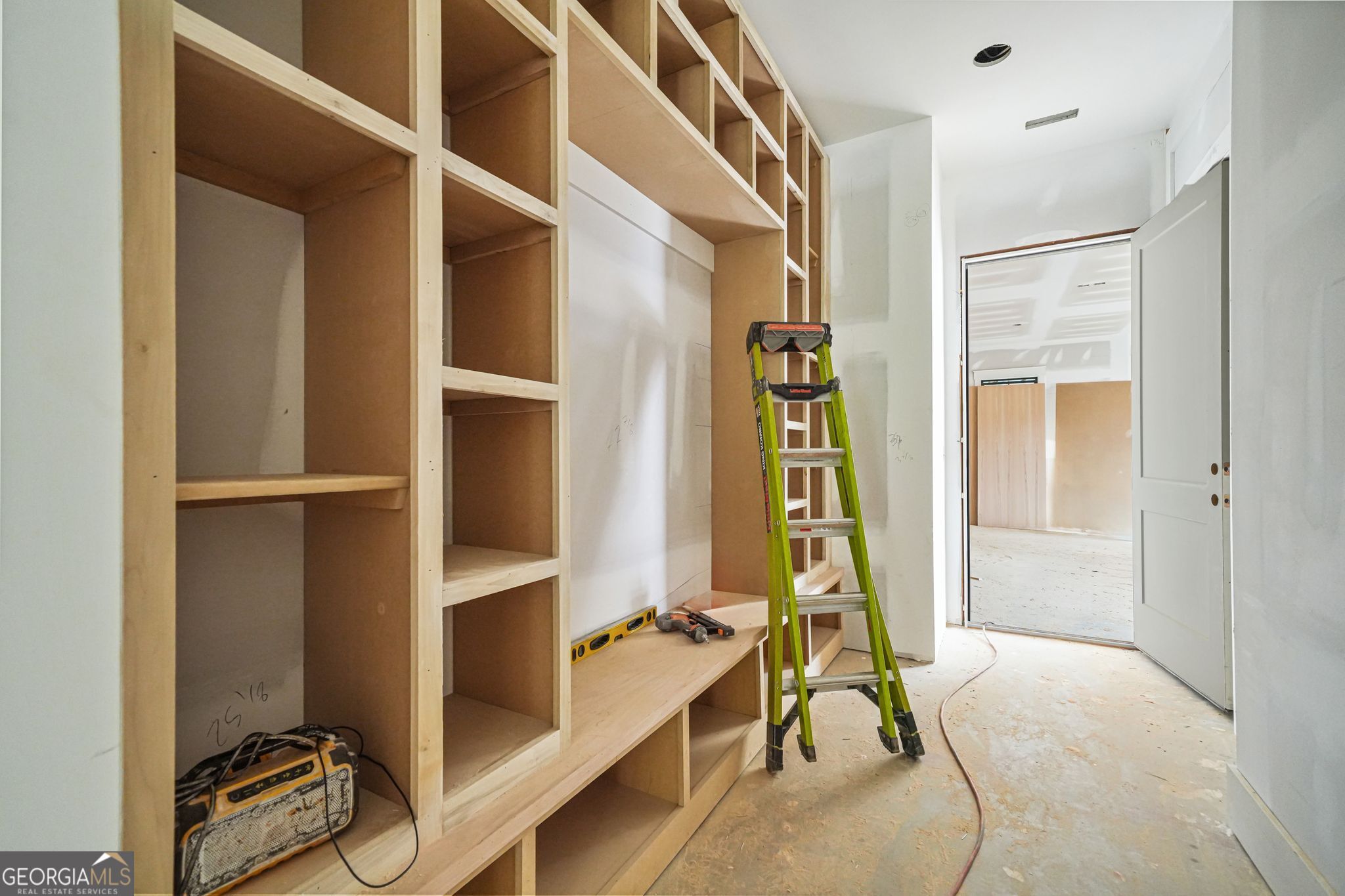 The Manor at Smithtown - Residential