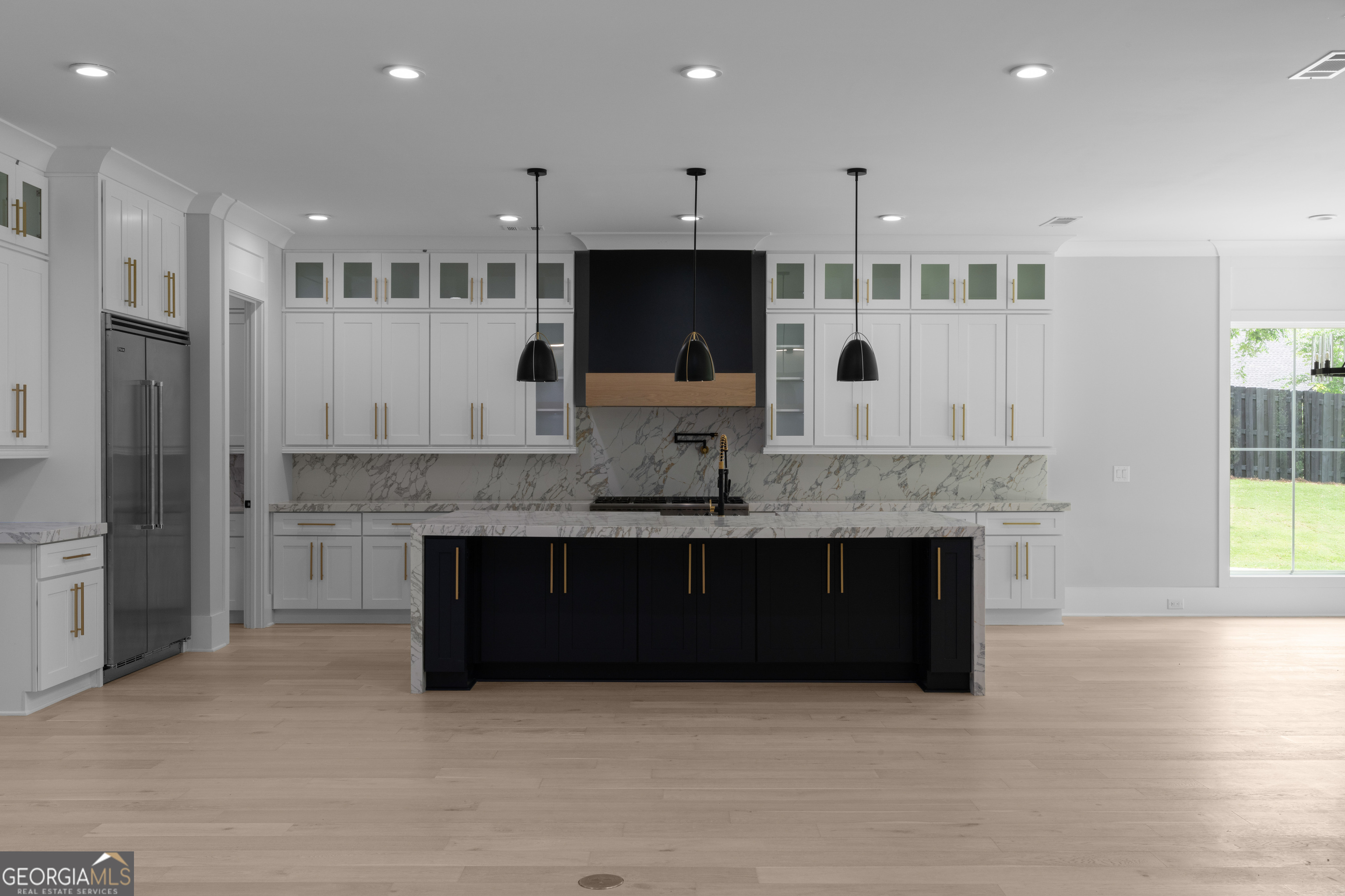 The Manor at Smithtown - Residential