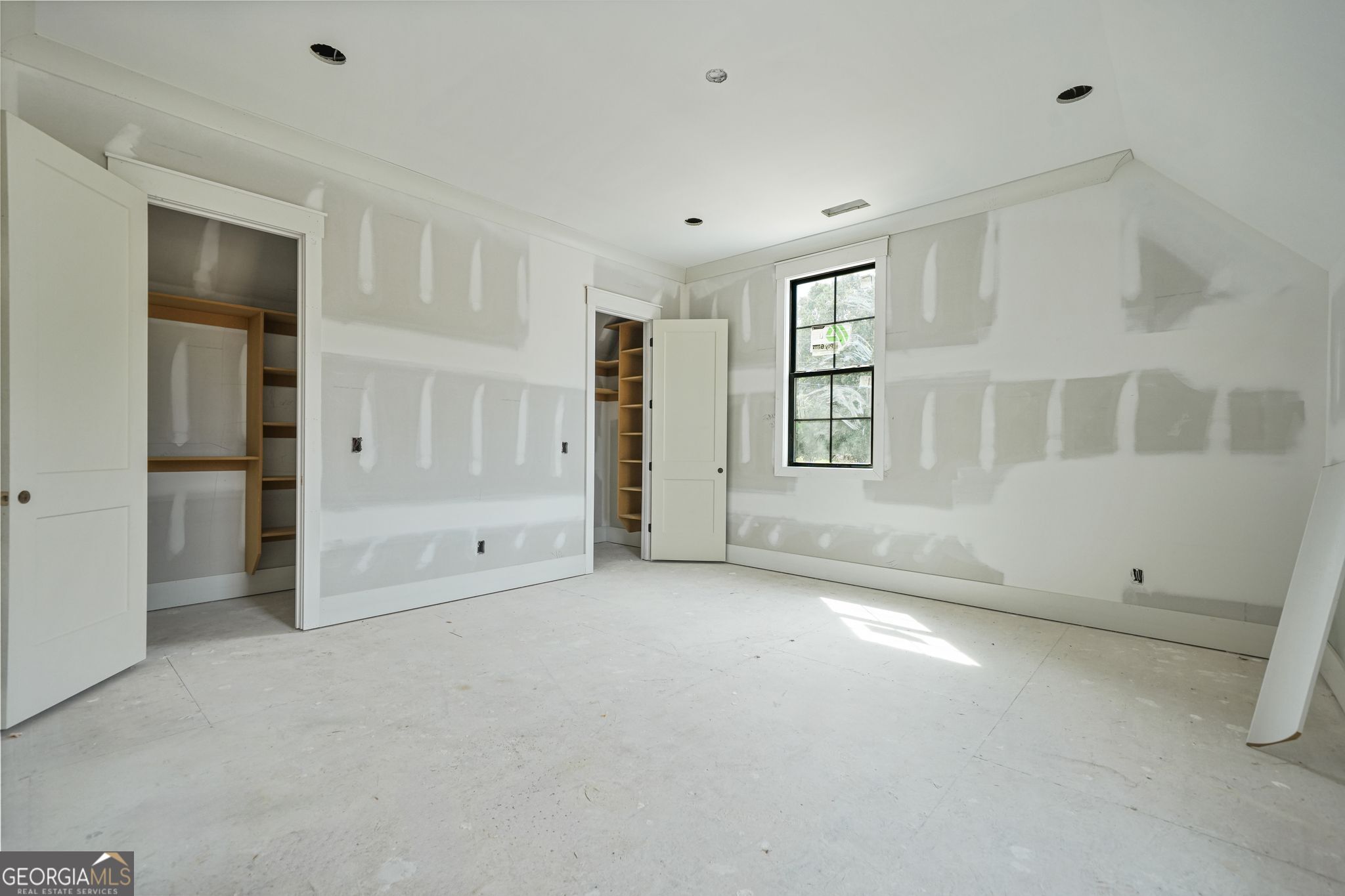 The Manor at Smithtown - Residential