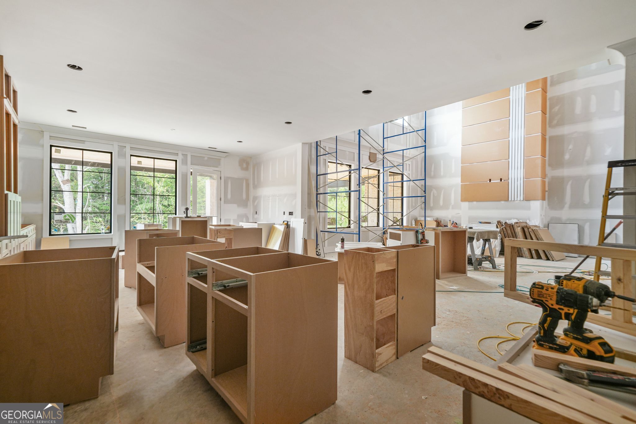 The Manor at Smithtown - Residential