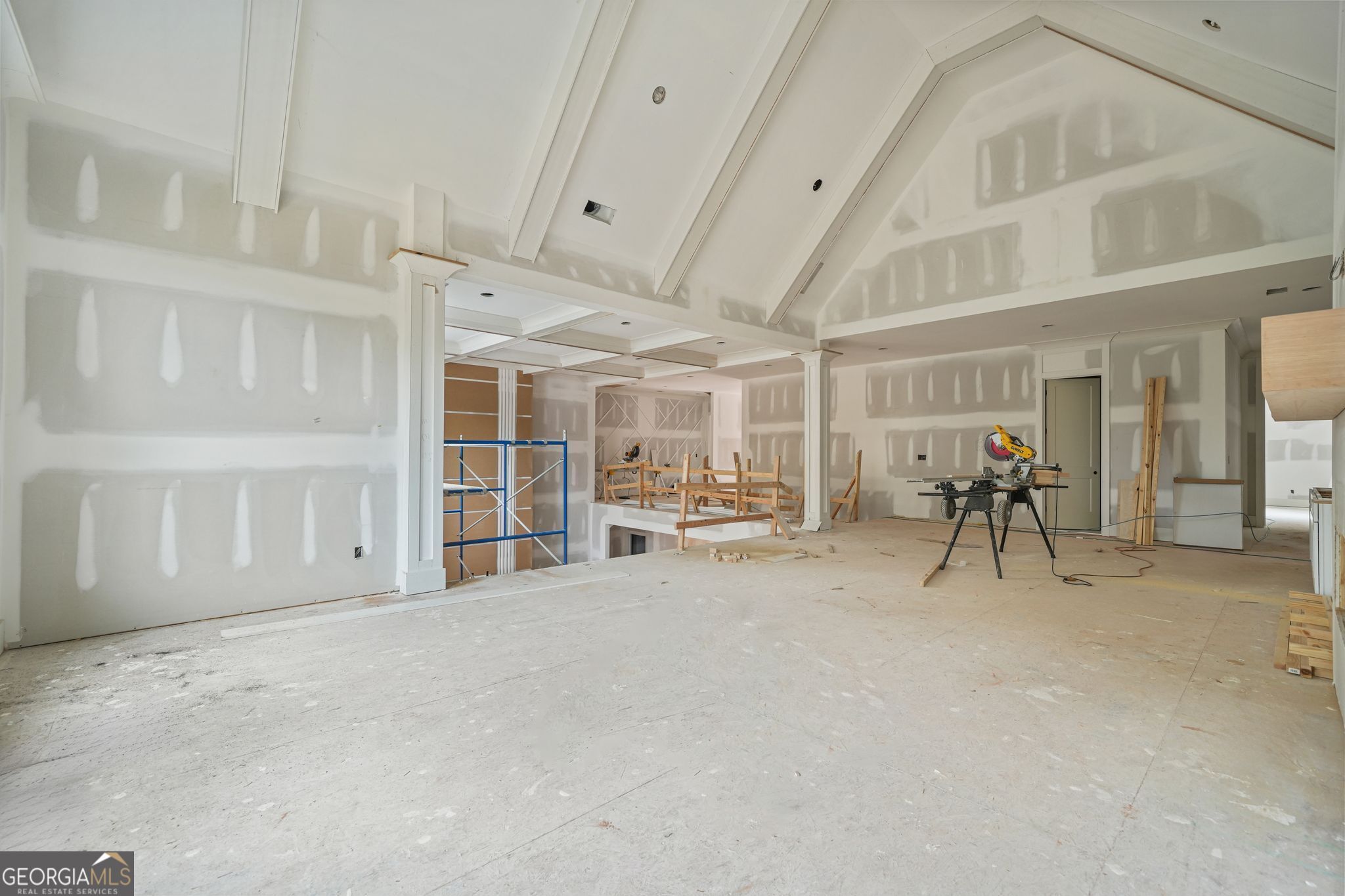 The Manor at Smithtown - Residential