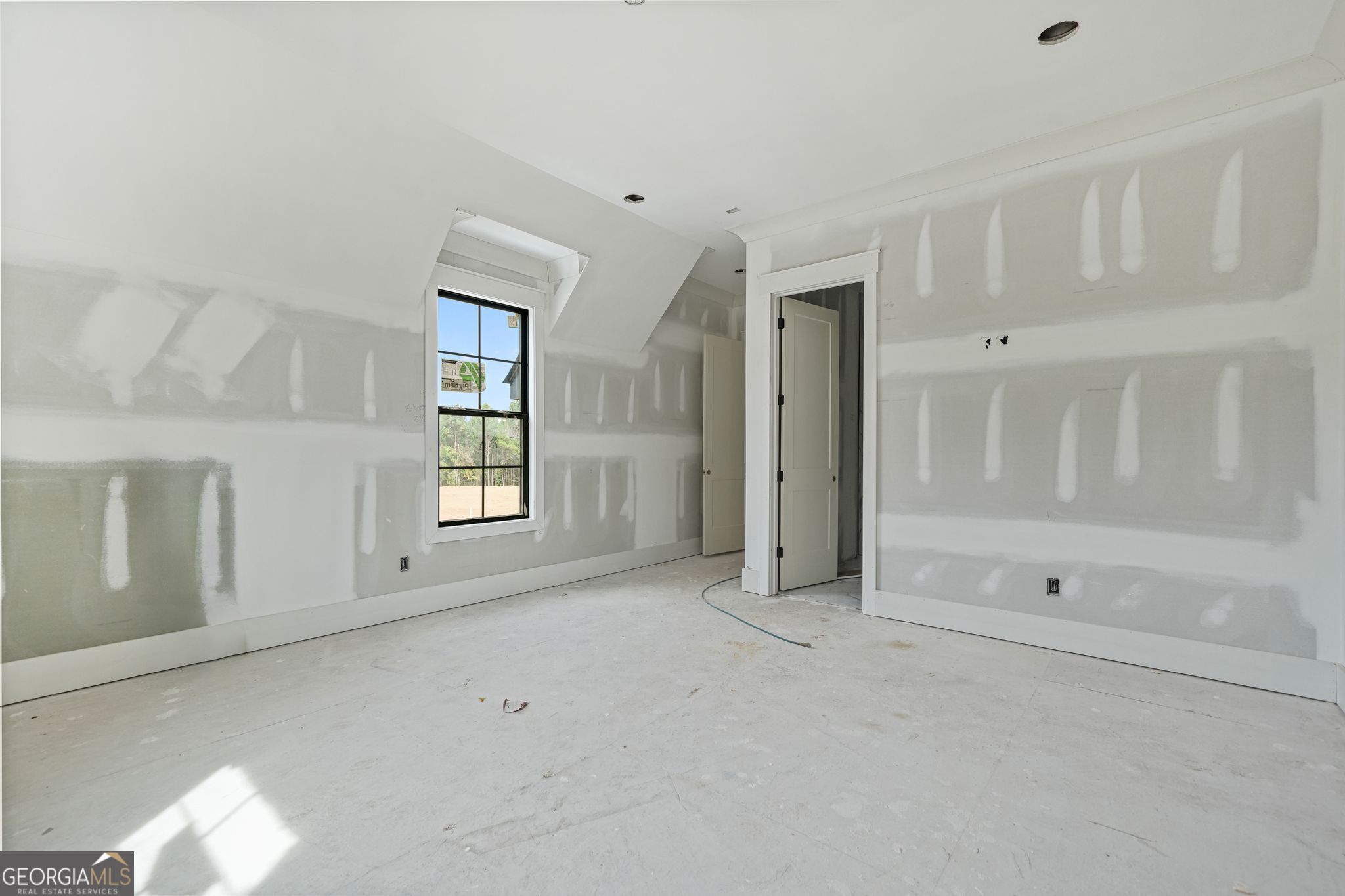 The Manor at Smithtown - Residential