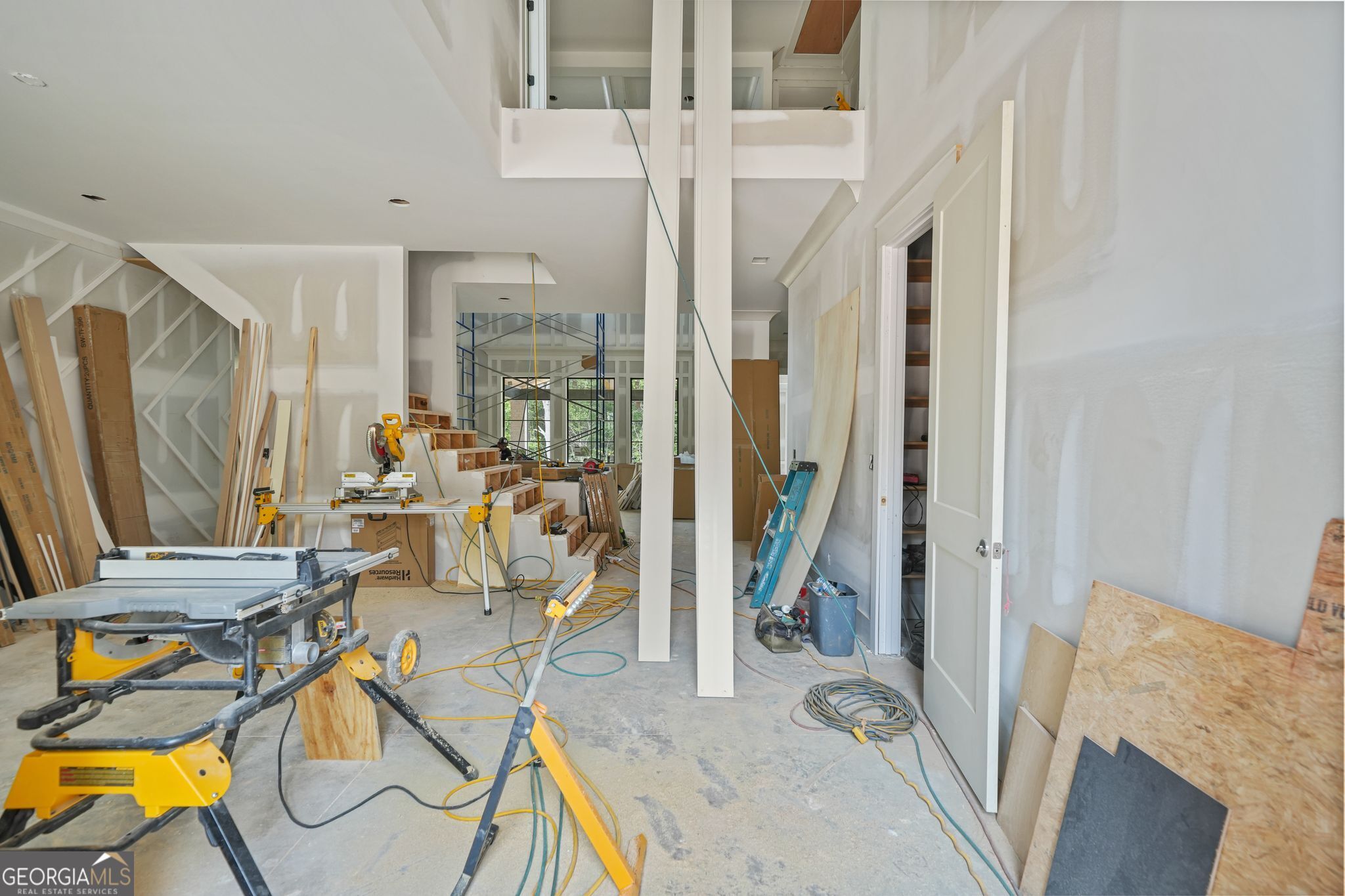 The Manor at Smithtown - Residential