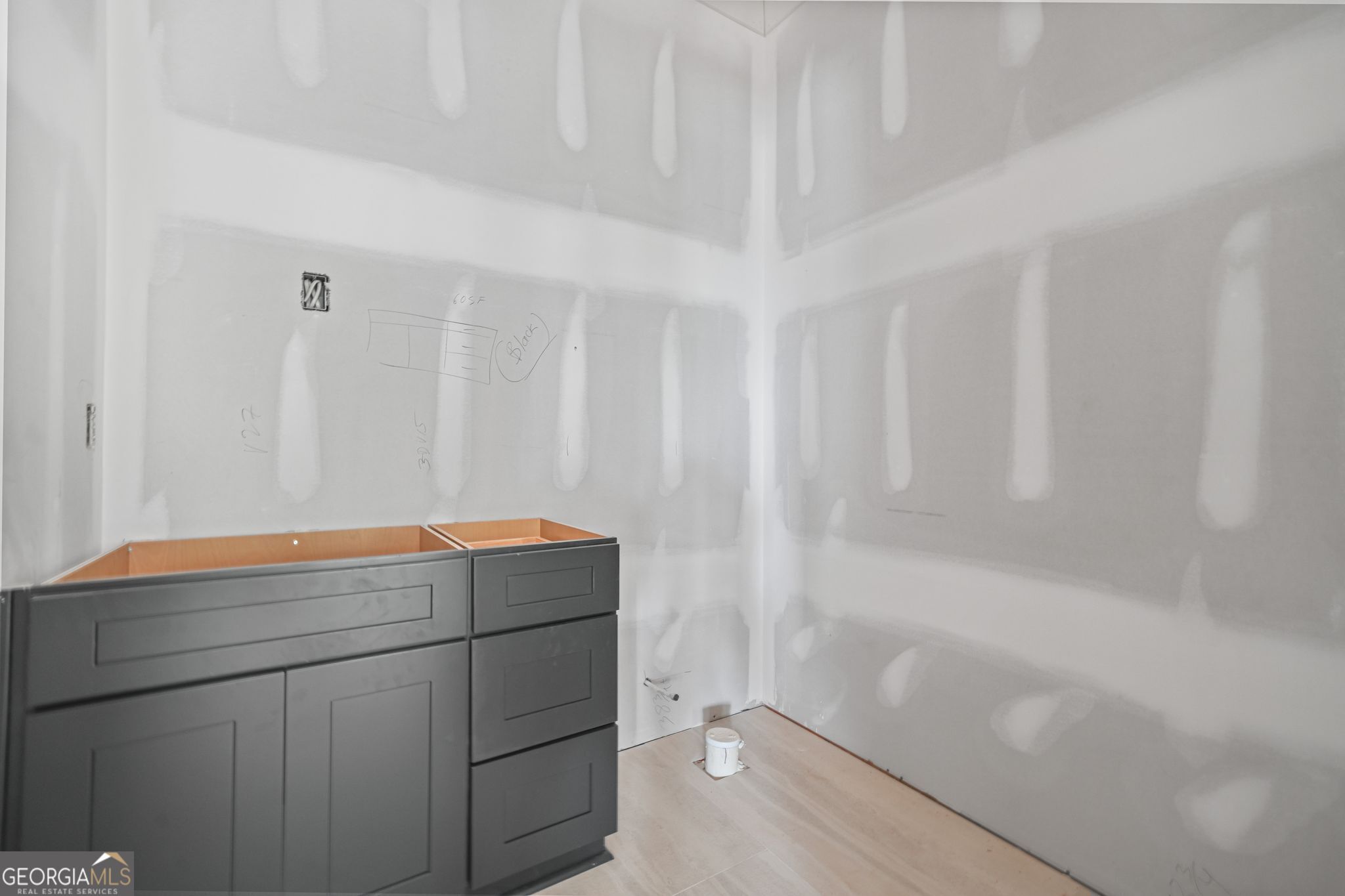 The Manor at Smithtown - Residential