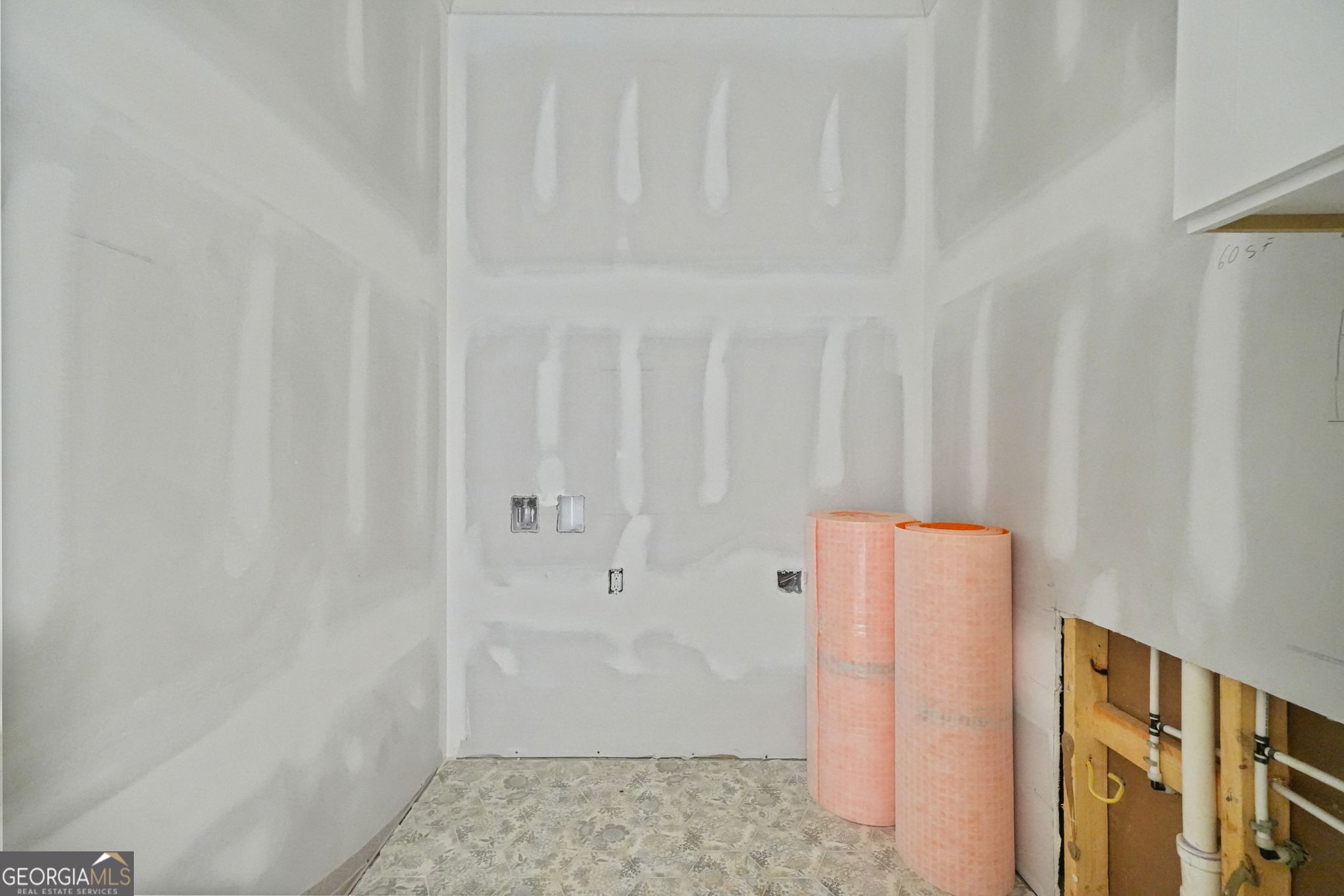 The Manor at Smithtown - Residential